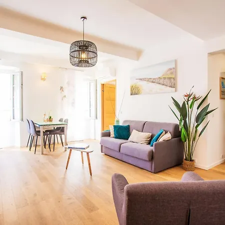 Paradisio 2 Ap4237 By Riviera Homes * 尼斯